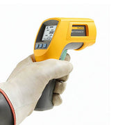 Fluke 568 infrared thermometer backlit graphical display close up